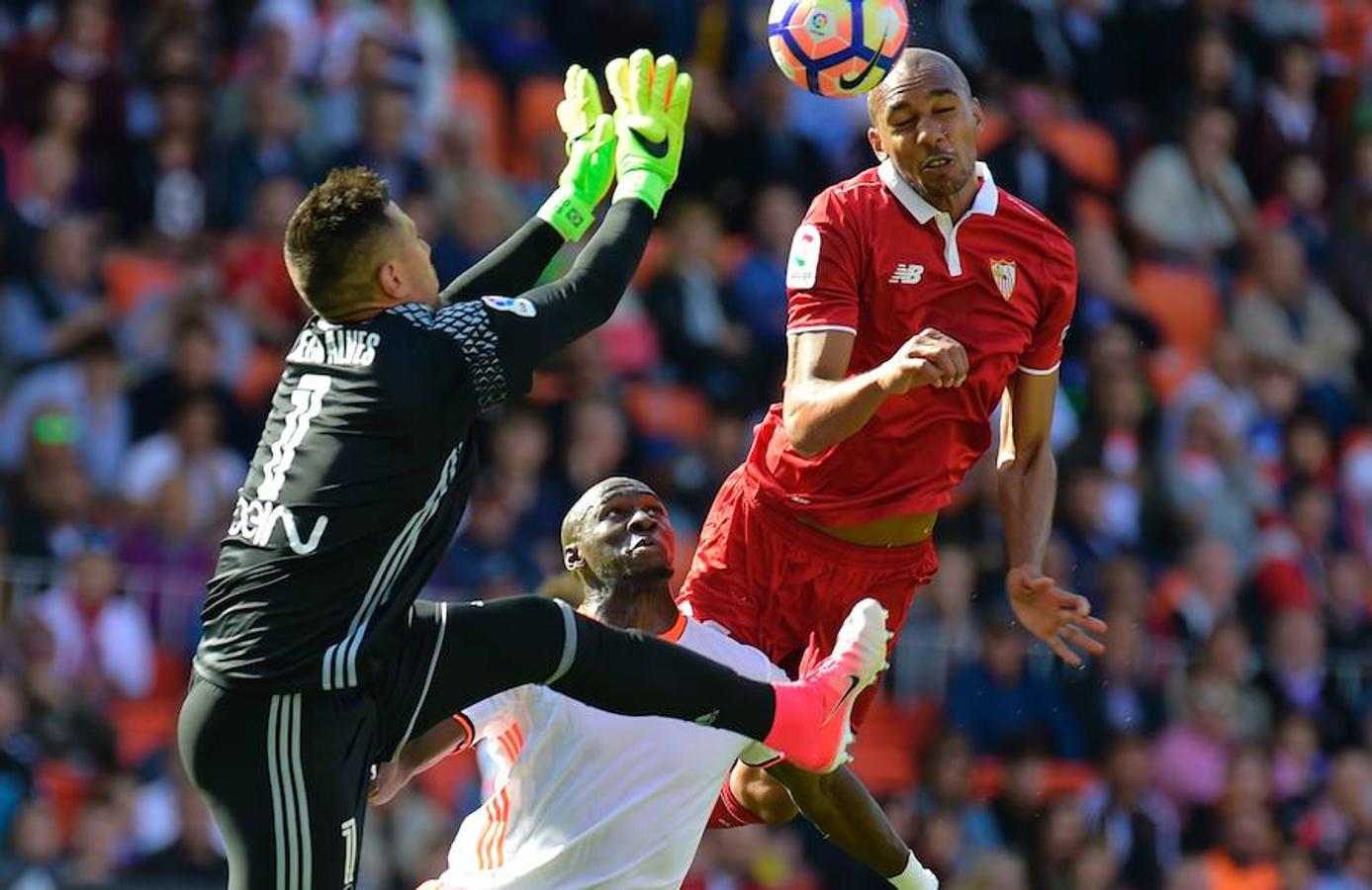 Fotos del partido Valencia-Sevilla en Mestalla