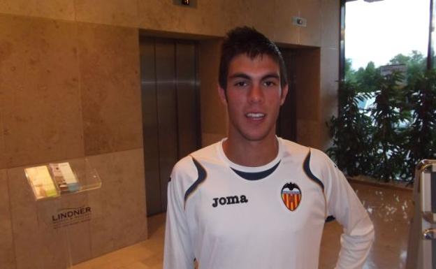 El Valencia CF ofrece a Salva Ruiz renovar con ficha del filial