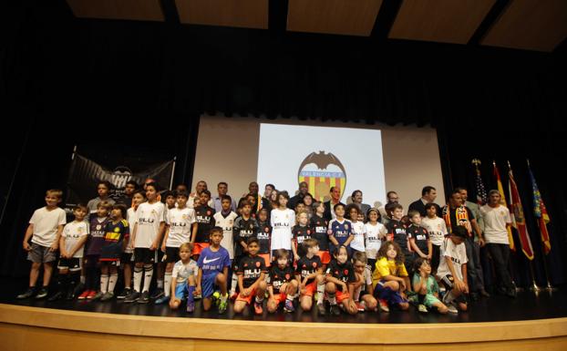 El Valencia CF abre su segunda escuela de fútbol en Miami