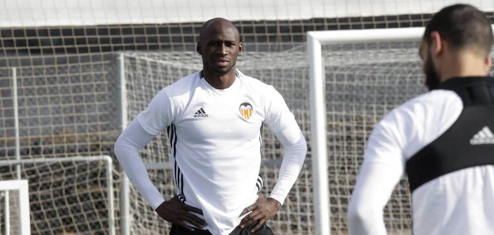 Valencia CF | Eliaquim Mangala, en la ciudad deportiva de Paterna