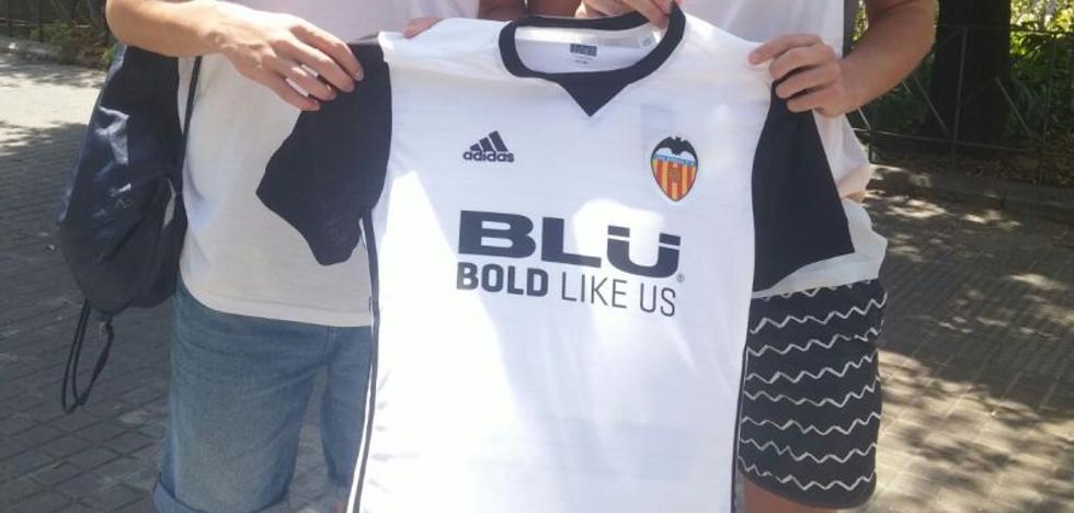 La nueva camiseta del Valencia CF para la temporada 2017/2018 ya está en la calle