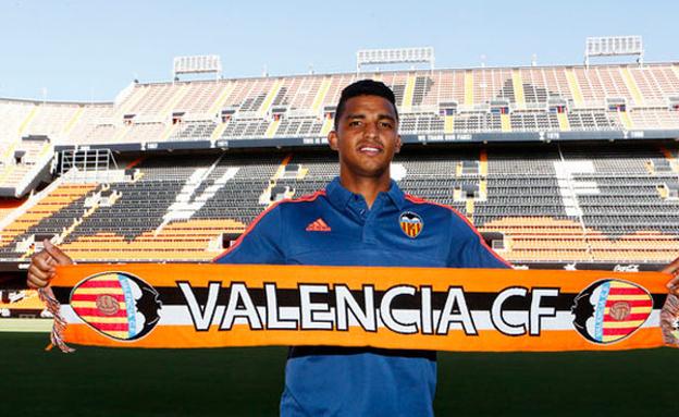 El Valencia CF negocia con el Olympiacos por Aderllan Santos