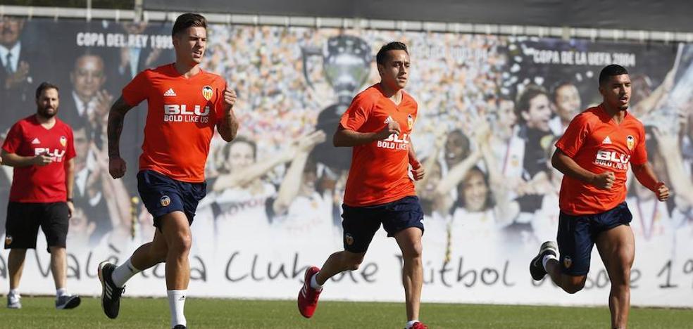 Valencia CF | Santi Mina se queda fuera de la gira norteamericana por una sobrecarga muscular