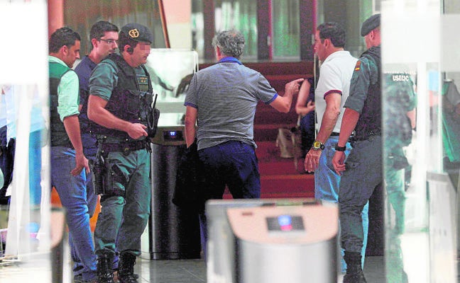 Más de 40 responsables salpicados