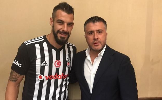 Valencia CF | Ya es oficial: Álvaro Negredo, nuevo jugador del Besiktas