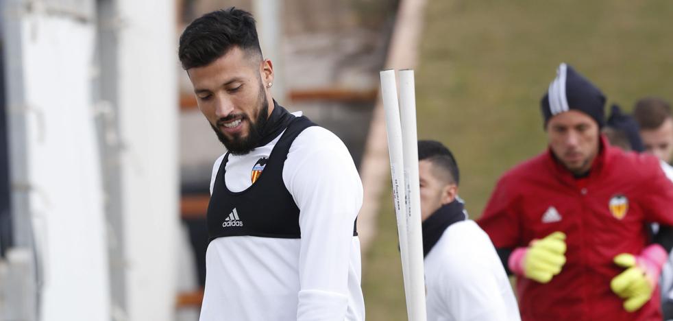 Valencia CF | Garay enciende todas las alarmas