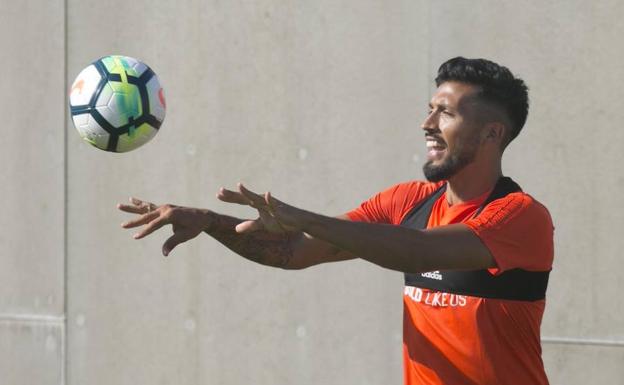 Valencia CF | El futuro de Garay, en punto muerto