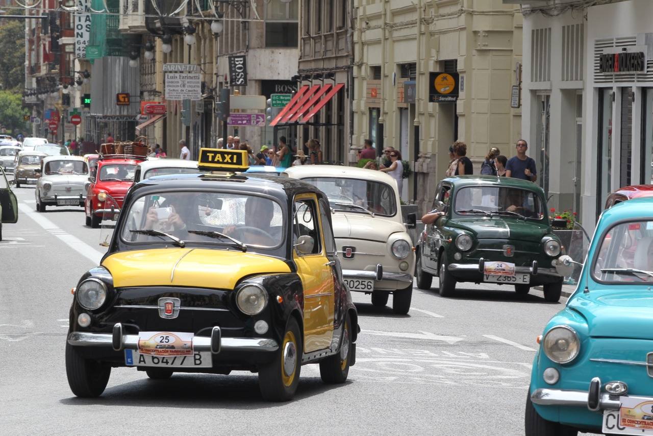 Concentración de SEAT 600 en Valencia