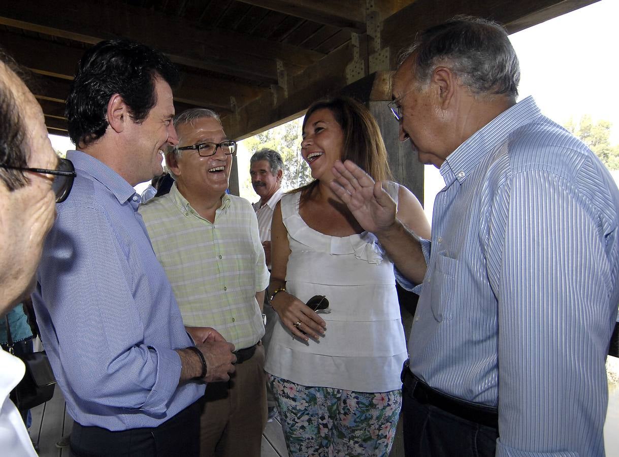 Reunión de los regantes con Císcar en el Parque Natural de El Hondo