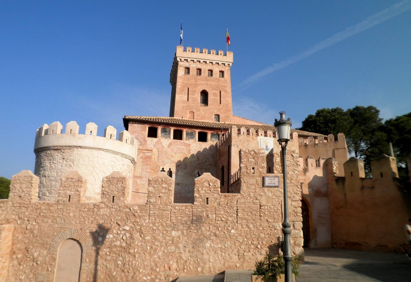 El castillo de Benisanó acoge el rodaje de la obra de teatro 'Matar al rey'