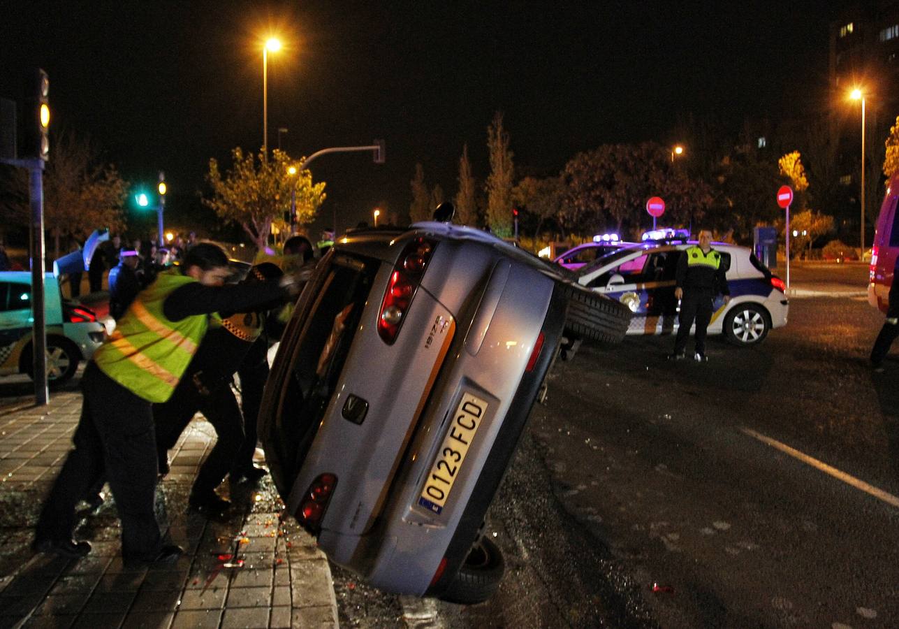 Cuatro heridos en Alicante tras volcar un vehículo