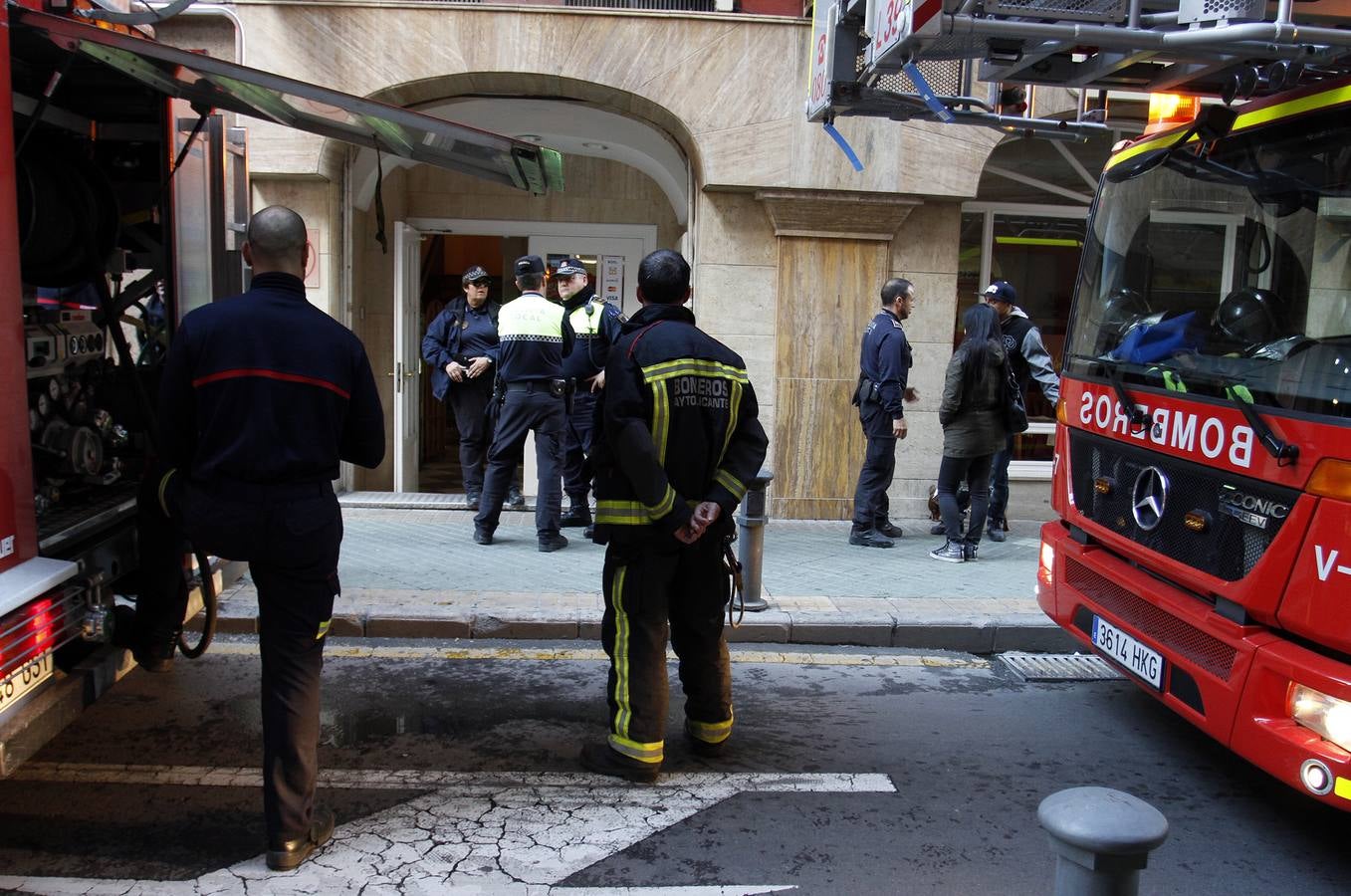 Un horno se incendia en un restaurante italiano de Alicante