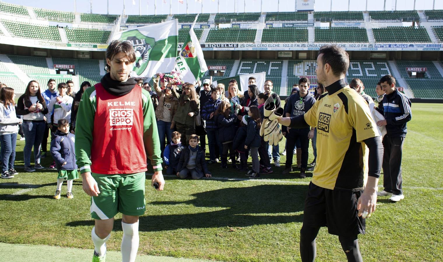 Las peñas del Elche animan al equipo