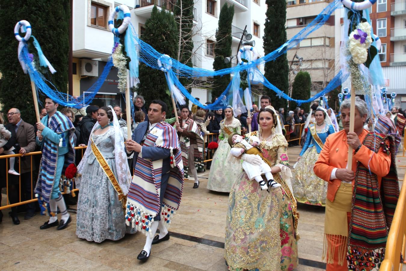 Fallas 2015: Ofrenda de flores a la Mare de Déu en Dénia