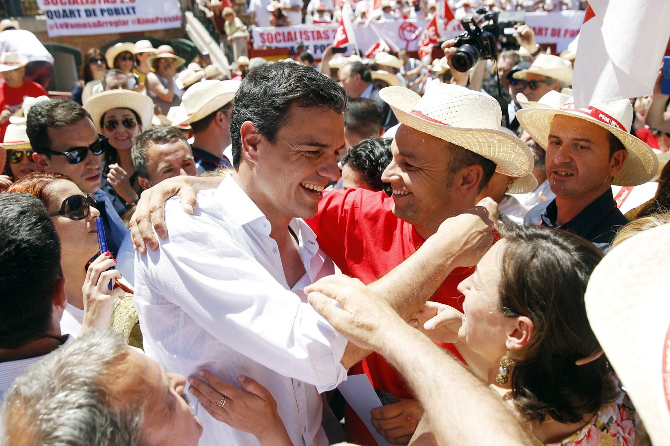 Mitin del PSOE en la plaza de toros