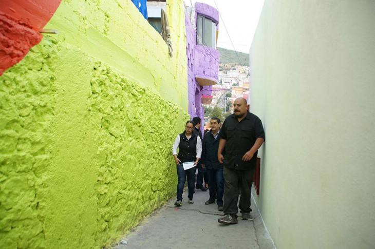 México contratra a unos artistas urbanos para pintar más de 200 casas y unir la comunidad