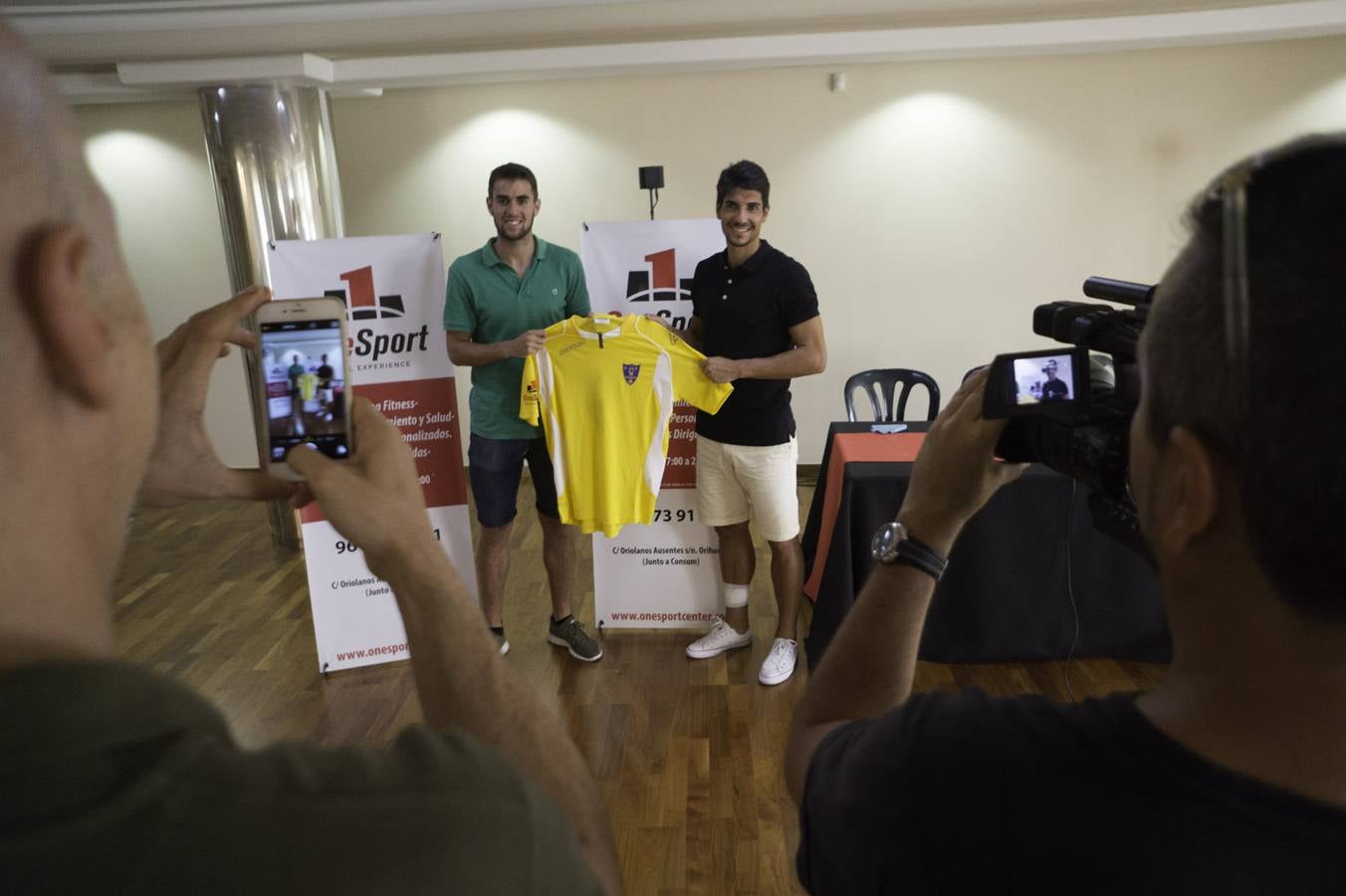 Presentación de los nuevos jugadores del Orihuela CF