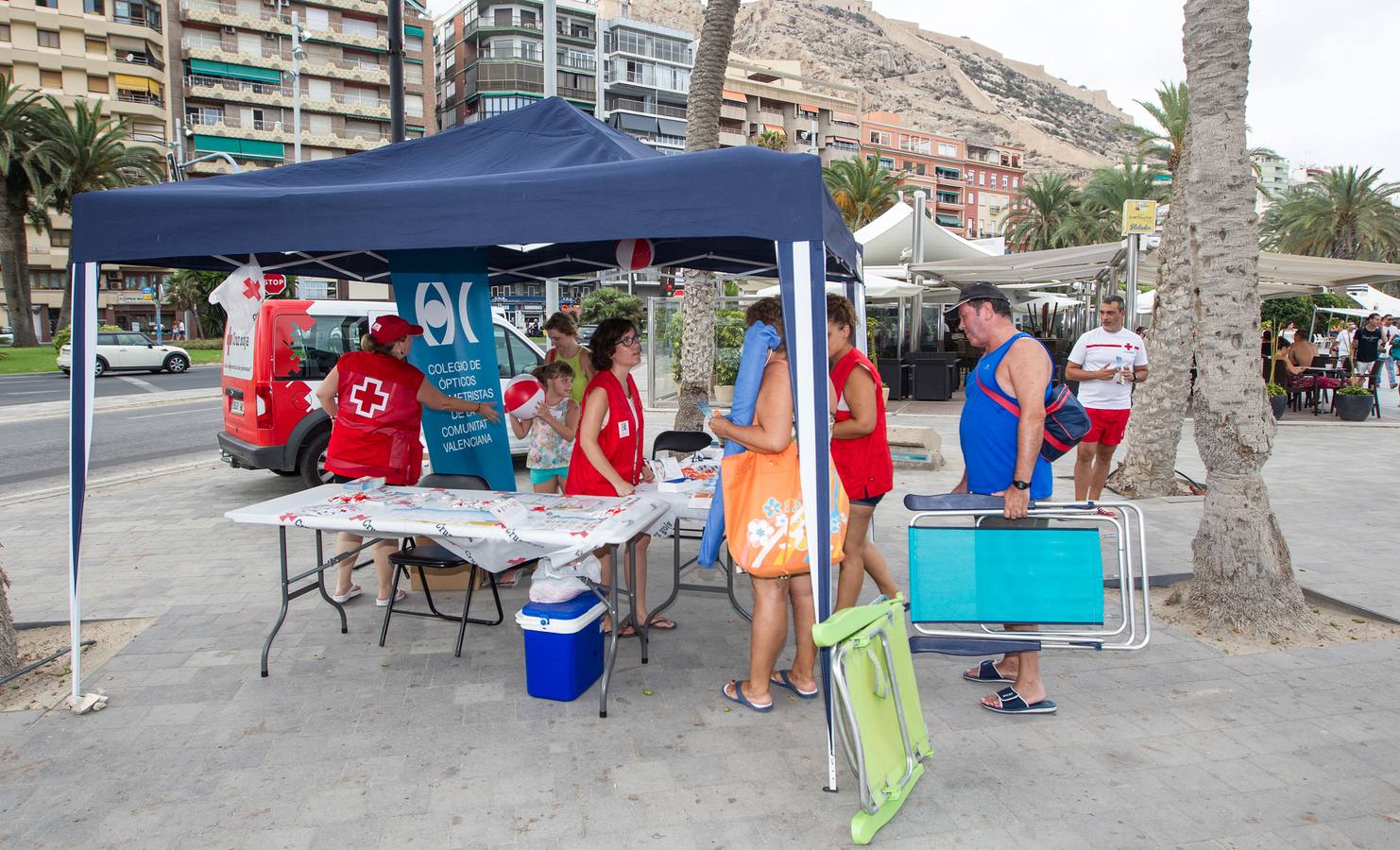 Campaña para concienciar de los peligros del sol en Alicante