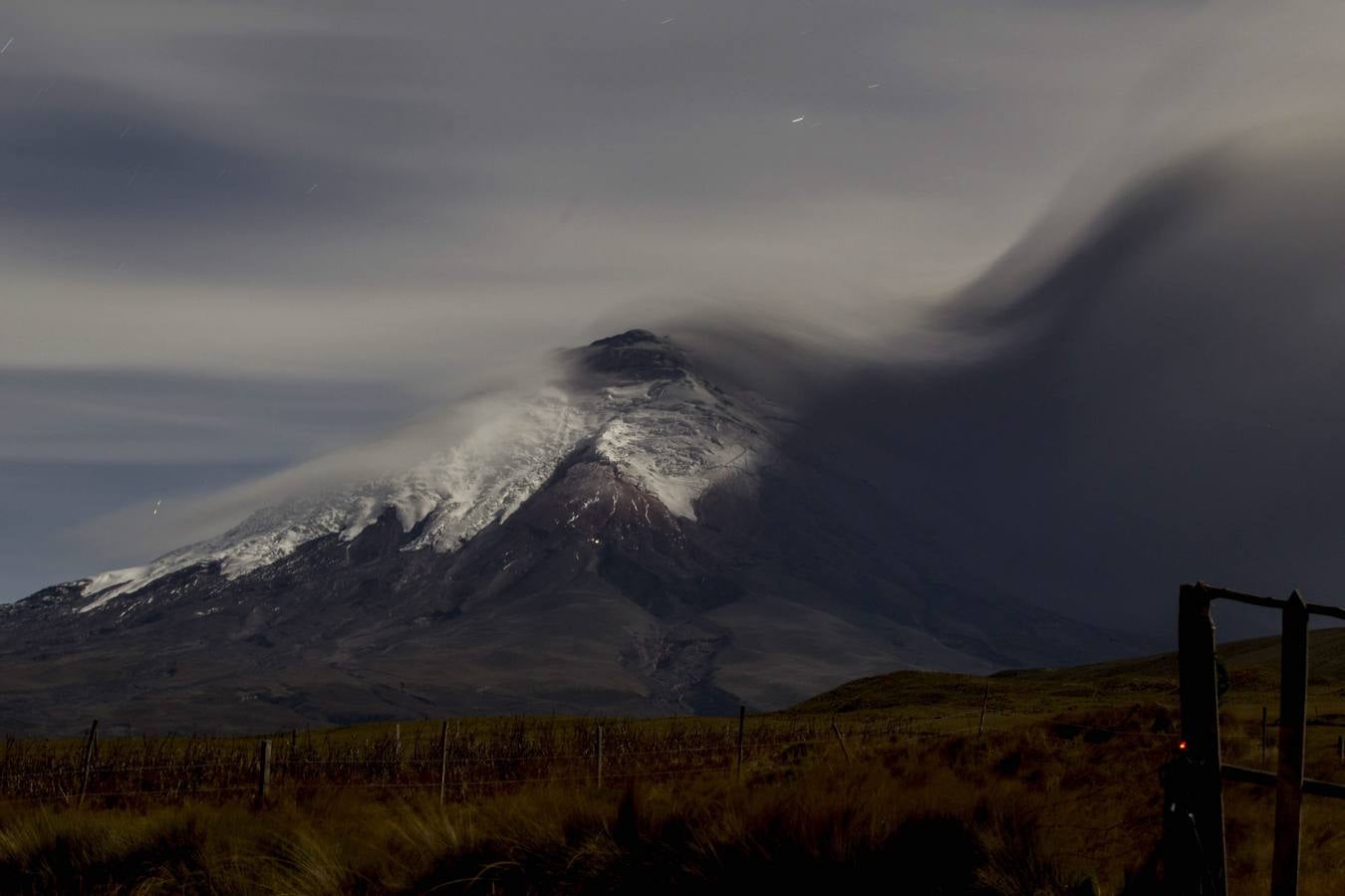 La expulsión de ceniza del Cotopaxi decontinúa