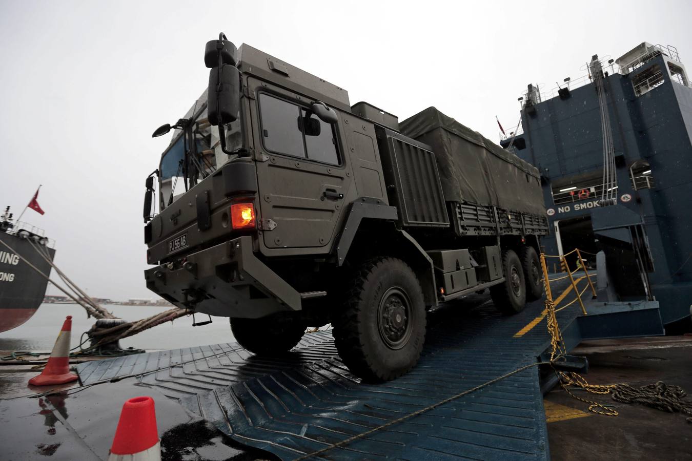 Desembarco de la OTAN en el puerto de Sagunto