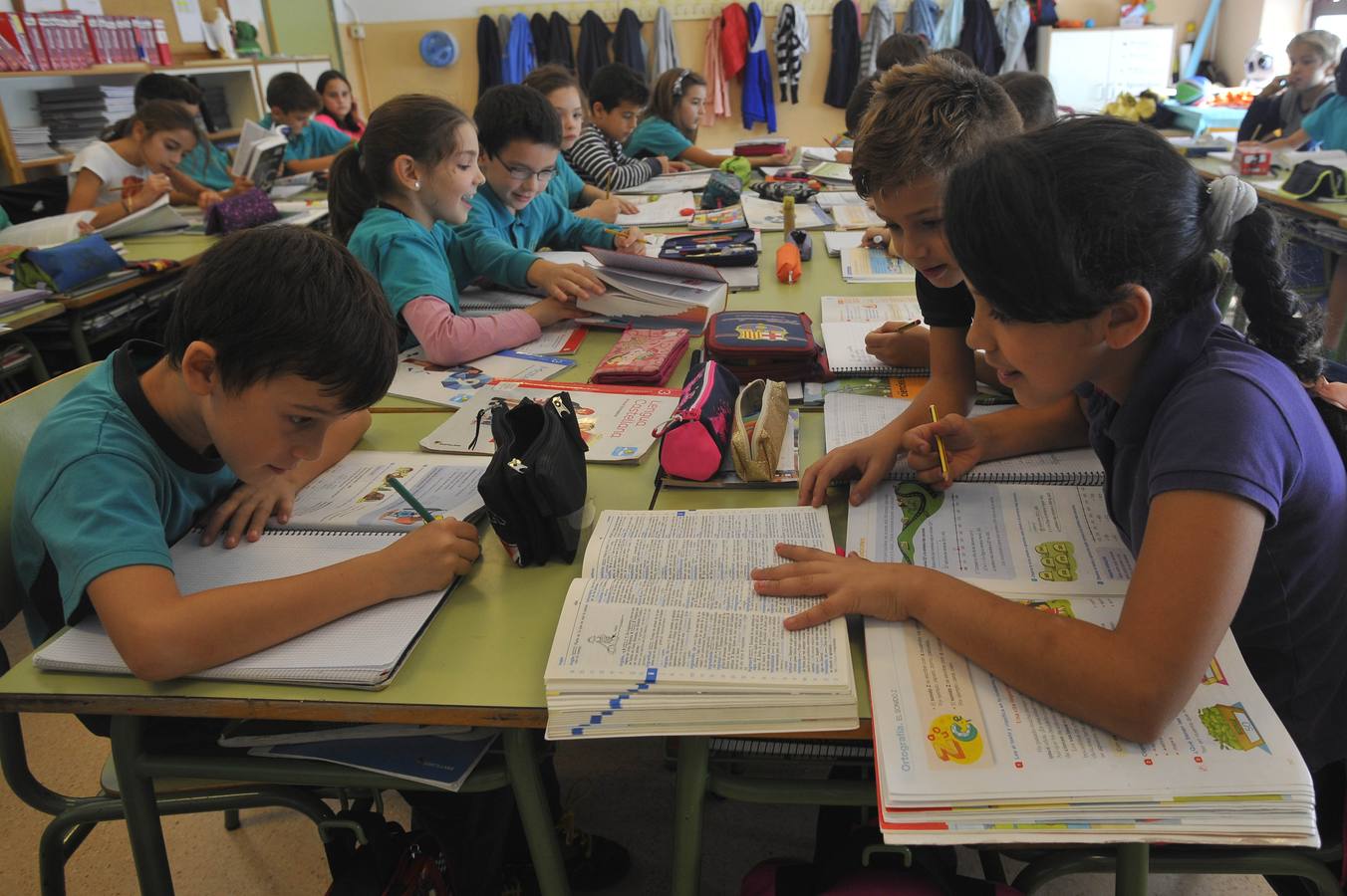El Consistorio pondrá 2 millones de euros para las ayudas de libros a 28.000 niños
