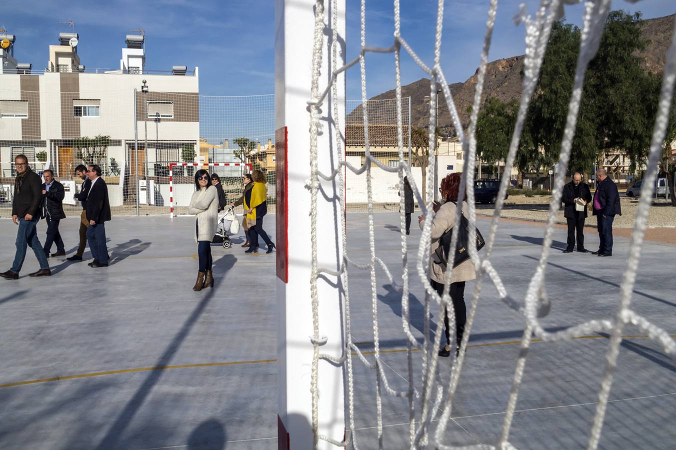 El PP acondiciona una zona verde con pista deportiva en la zona residencial de Redován