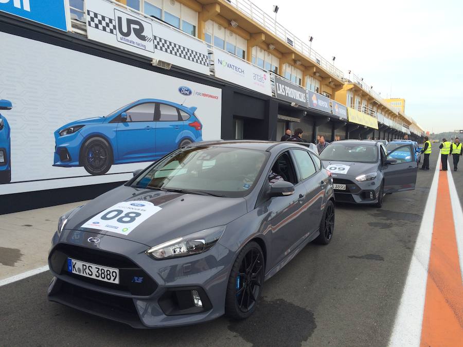 Probamos en el circuito de Cheste el nuevo Ford Focus RS