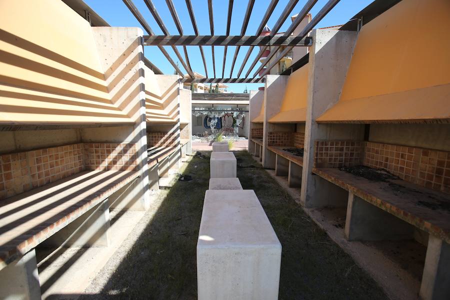 El Instituto Valenciano de la Paella, en ruinas una década después