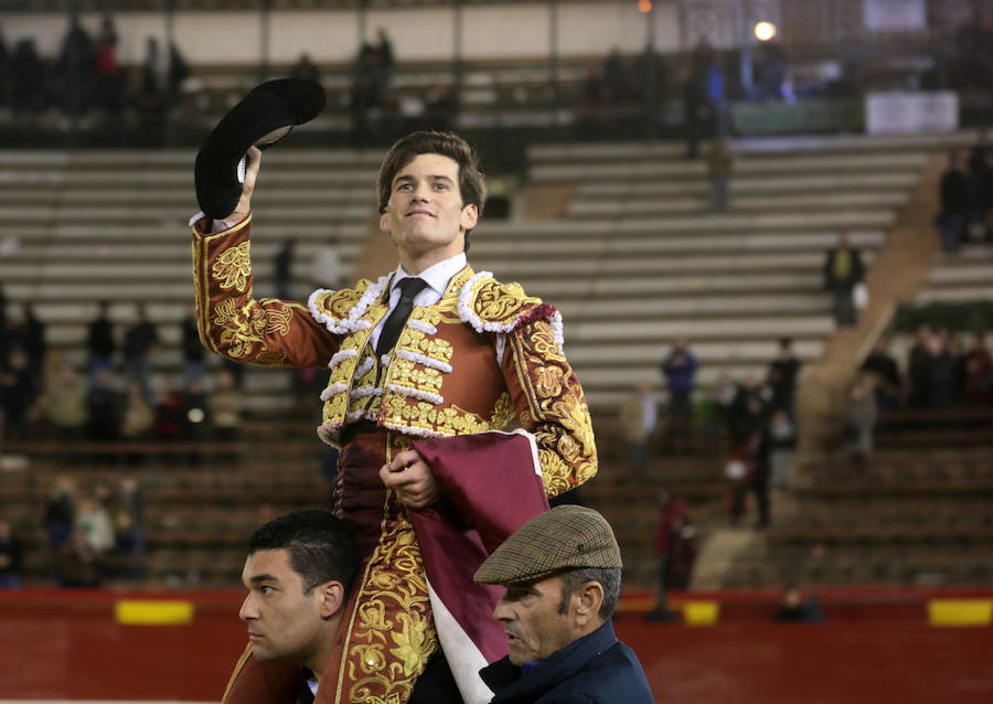 Fallas 2016: imágenes de la segunda corrida de la Feria de Fallas