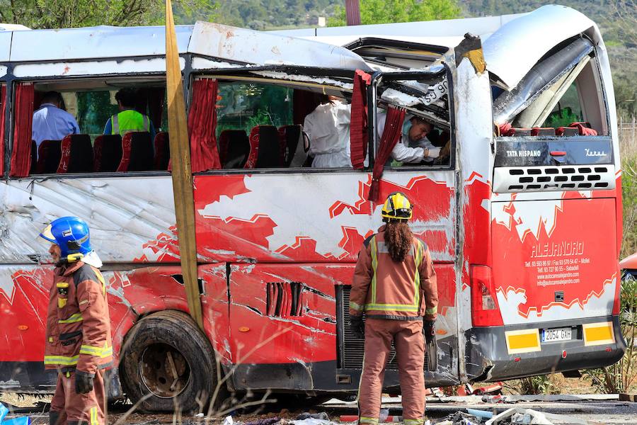 Catorce muertos en Tarragona en un accidente de un autobús que volvía de las Fallas