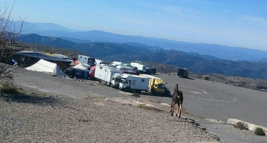 Una fiesta ilegal en la antigua base militar de El Toro