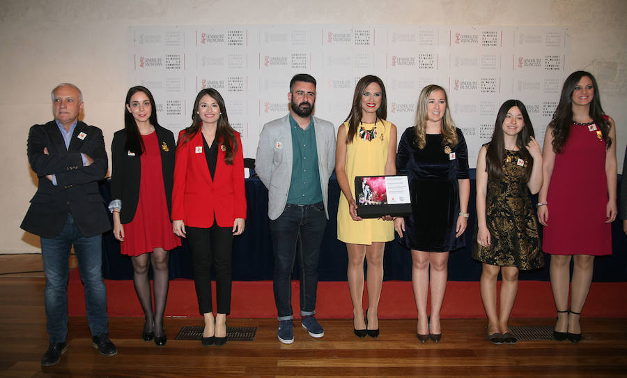 Fotos de la exposición en homenaje a las fiestas populares de la Comunitat