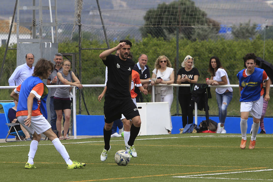 Fotos de David Villa durante la presentación de la DV7 Soccer Academy en Puçol