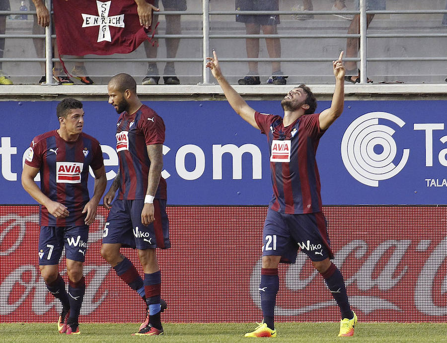 Fotos del partido Eibar-Valencia en Ipurua