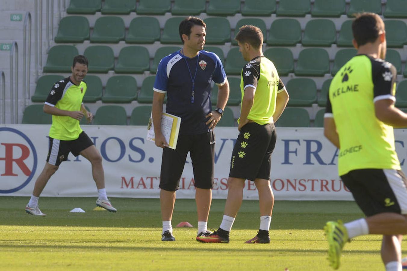 El Elche prepara el partido ante el Alcorcón