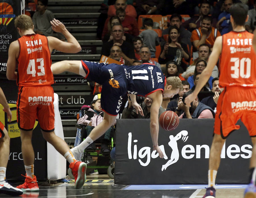 Imágenes del encuentro entre Valencia Basket y Baskonia (99-91)