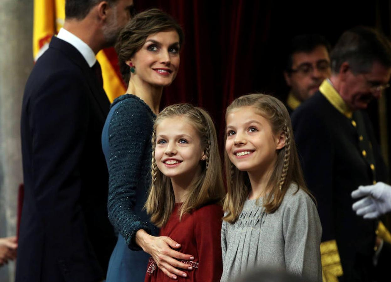 Fotos de Leonor y Sofía, protagonistas en el Congreso