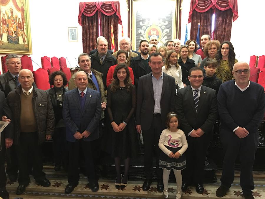 Ofrenda a los ilicitanos ausentes