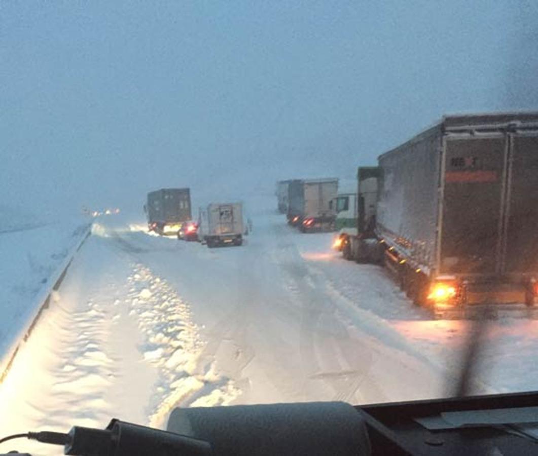 Carreteras con nieve en la Comunitat por el temporal de frío