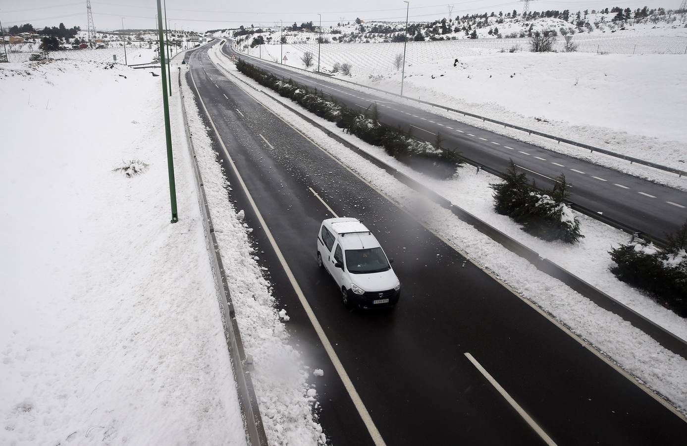 Fotos de la nieve en el interior de la provincia de Valencia