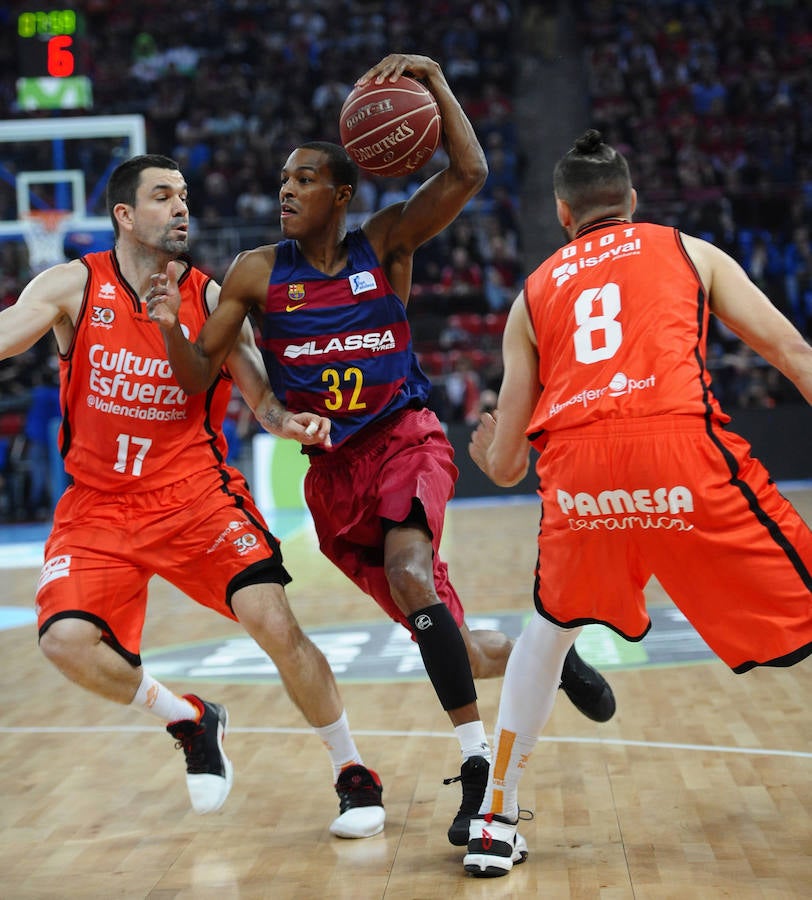 Fotos de la semifinal de Copa del Rey disputado entre el Barcelona y el Valencia Basket