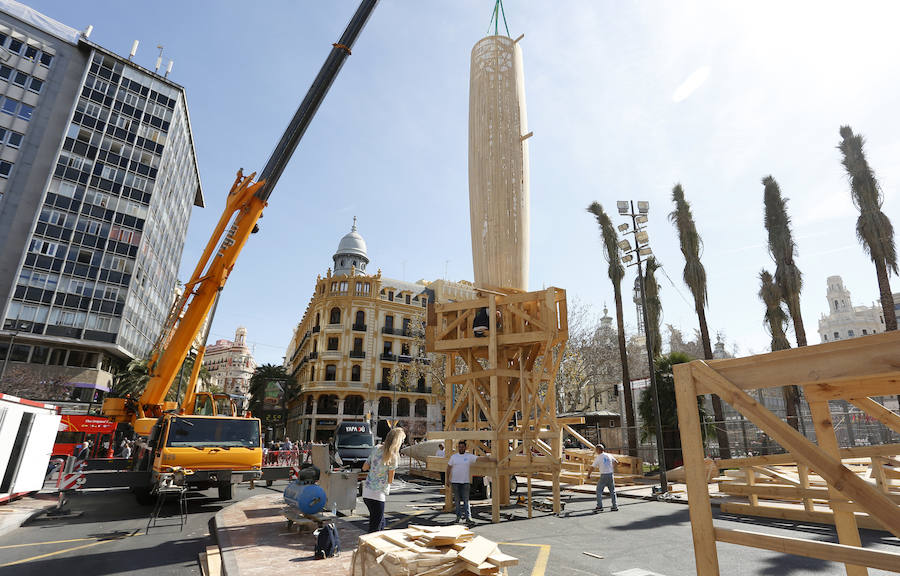 Fotos de la plantà de la falla del Ayuntamiento