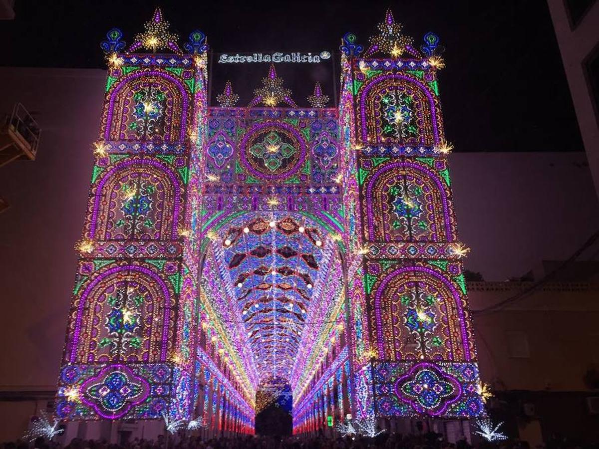 Fotos de las calles iluminadas de las Fallas 2017