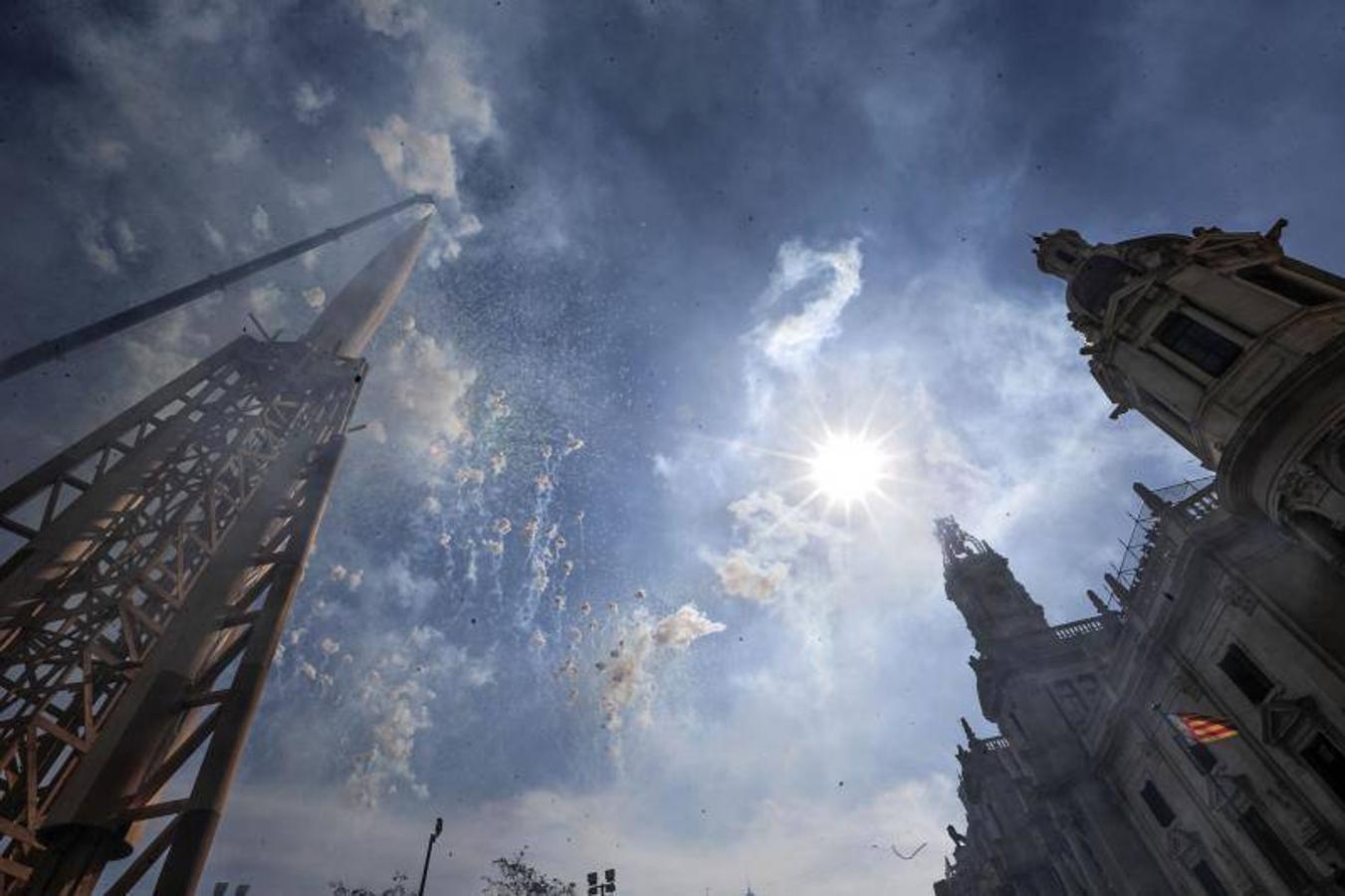 Fotos de la mascletà del domingo 12 de marzo de Pirotecnia Valenciana