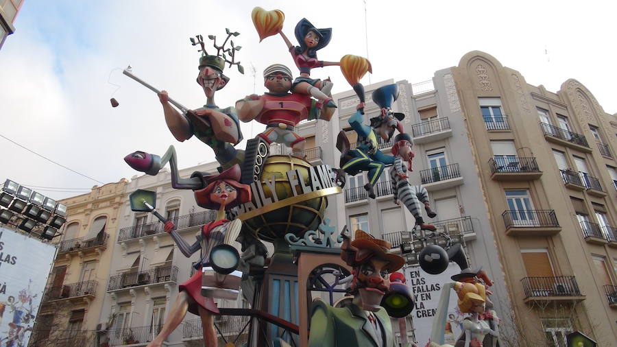 Fotos de la Falla Reino de Valencia - Duque de Calabria 2017