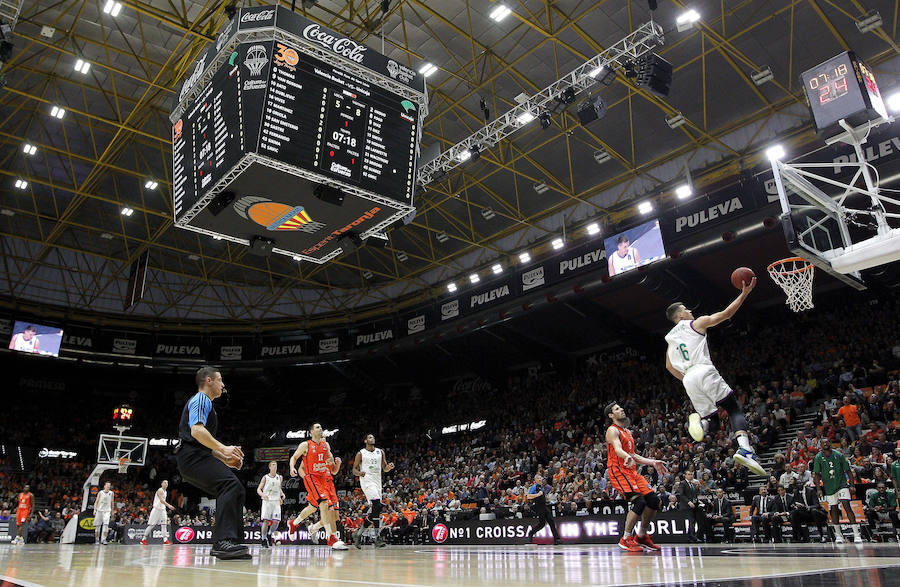 El Valencia Basket-Unicaja correspondiente al primer partido de la final de la Eurocup, en imágnes