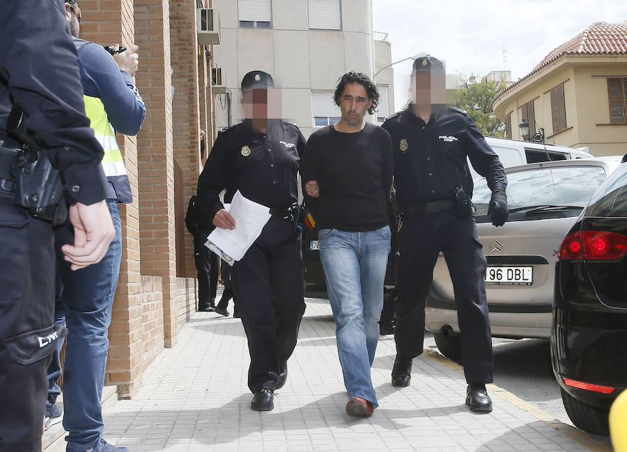 Fotos de los jugadores y entrenadores del Eldense entrando en los juzgados