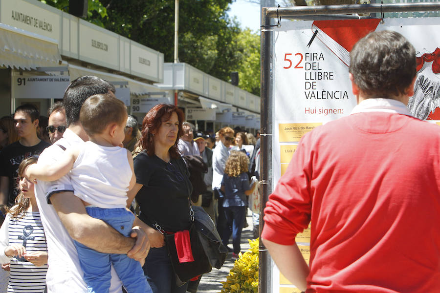 Fotos de la Feria del Libro de Valencia 2017