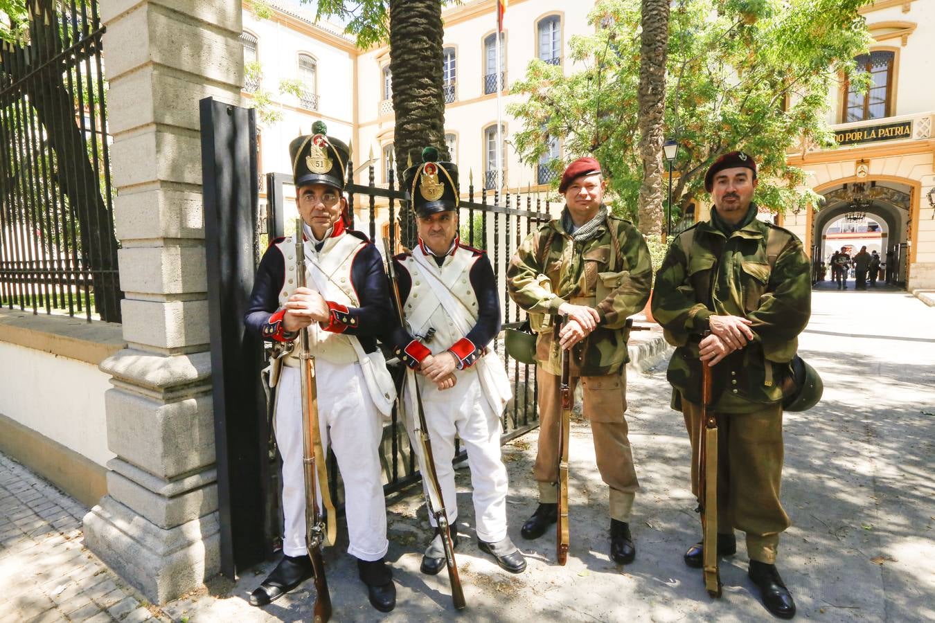 Fotos de la jornada de puertas abiertas del Museo Militar de Valencia