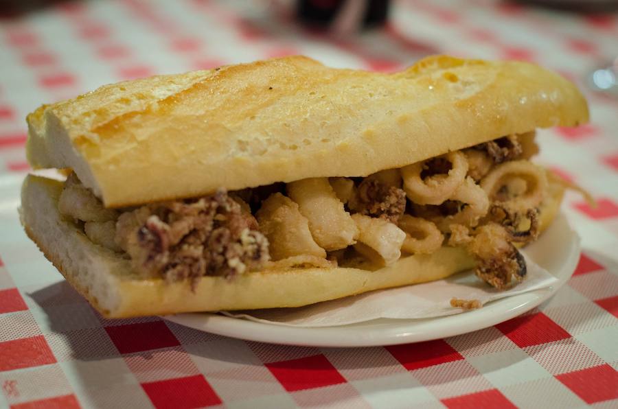 Fotos de bocadillos de calamares en Valencia